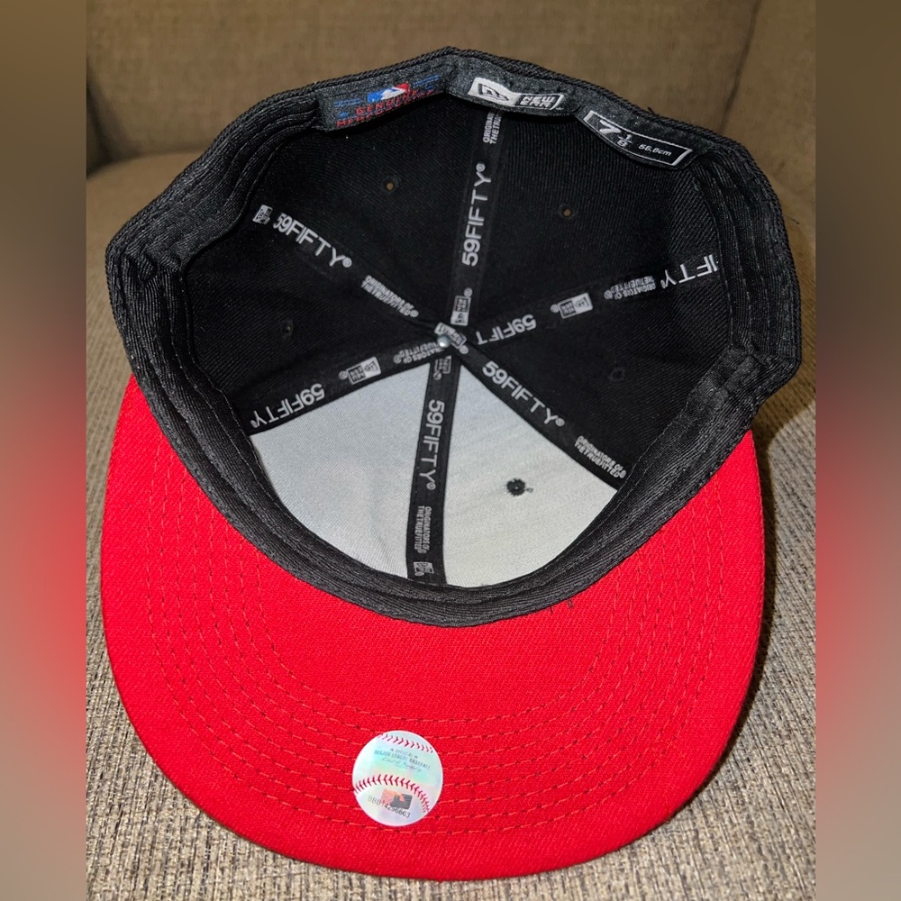 Cincinnati Reds heart snap back - Picture 2 of 2
